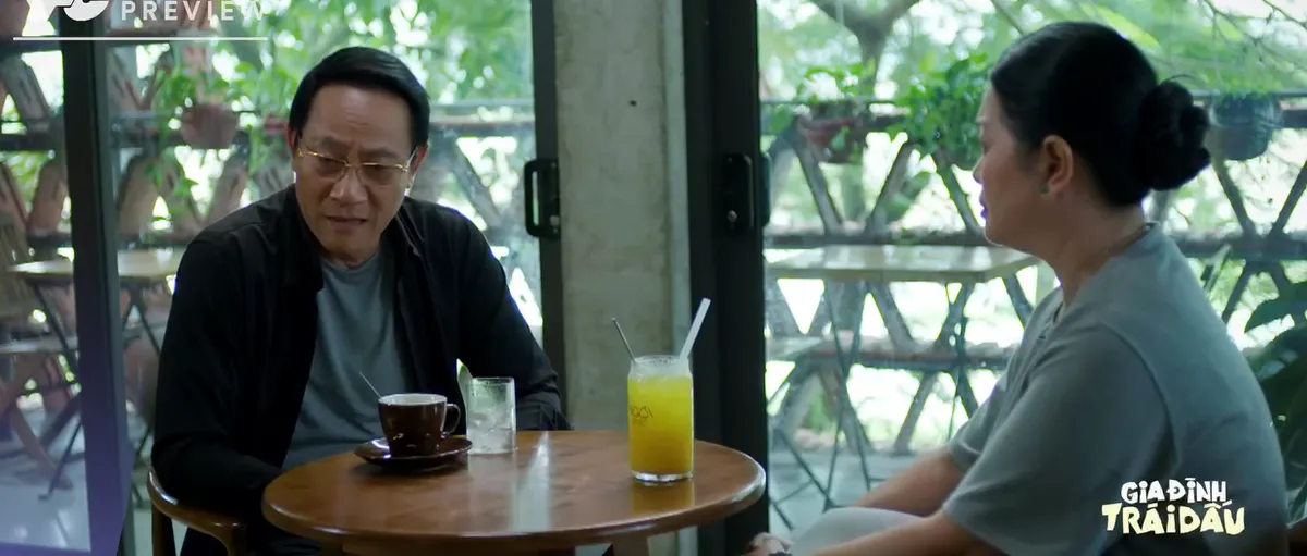 Gia đ&igrave;nh tr&aacute;i dấu - Tập 20: B&agrave; &Aacute;nh đi gặp con rơi của chồng - Ảnh 1.