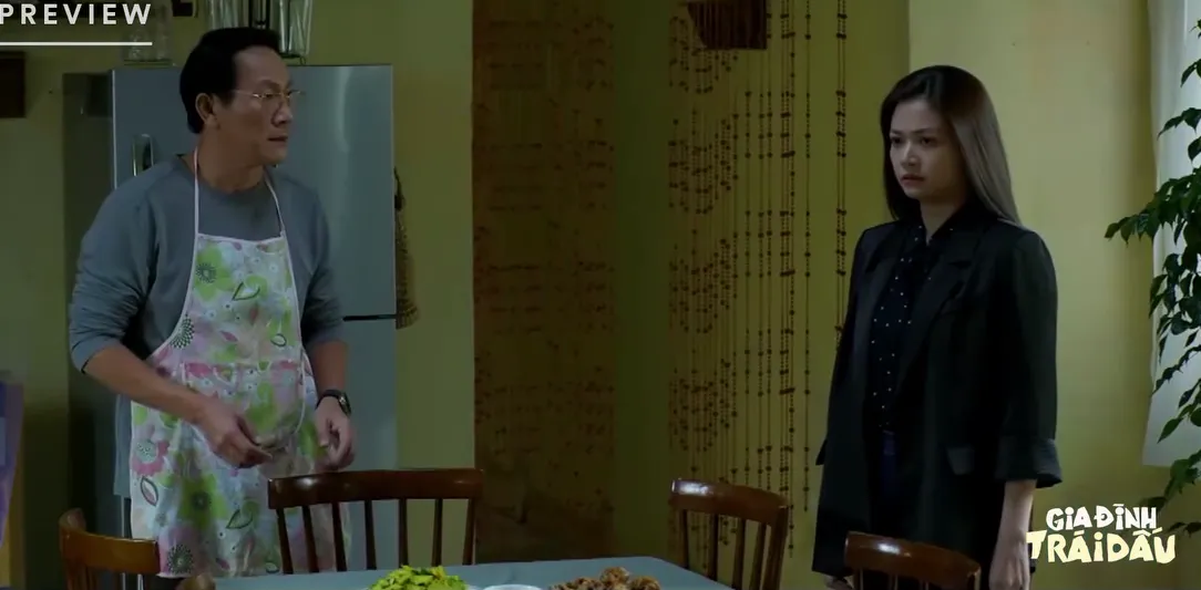 Gia đ&igrave;nh tr&aacute;i dấu - Tập 20: B&agrave; &Aacute;nh đi gặp con rơi của chồng - Ảnh 4.