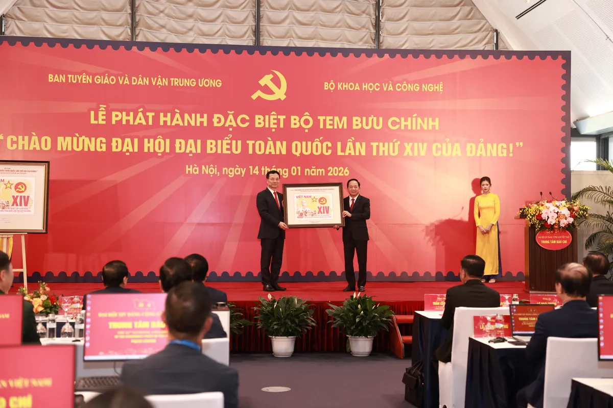 Ph&aacute;t h&agrave;nh đặc biệt bộ tem bưu ch&iacute;nh ch&agrave;o mừng Đại hội XIV của Đảng- Ảnh 3.