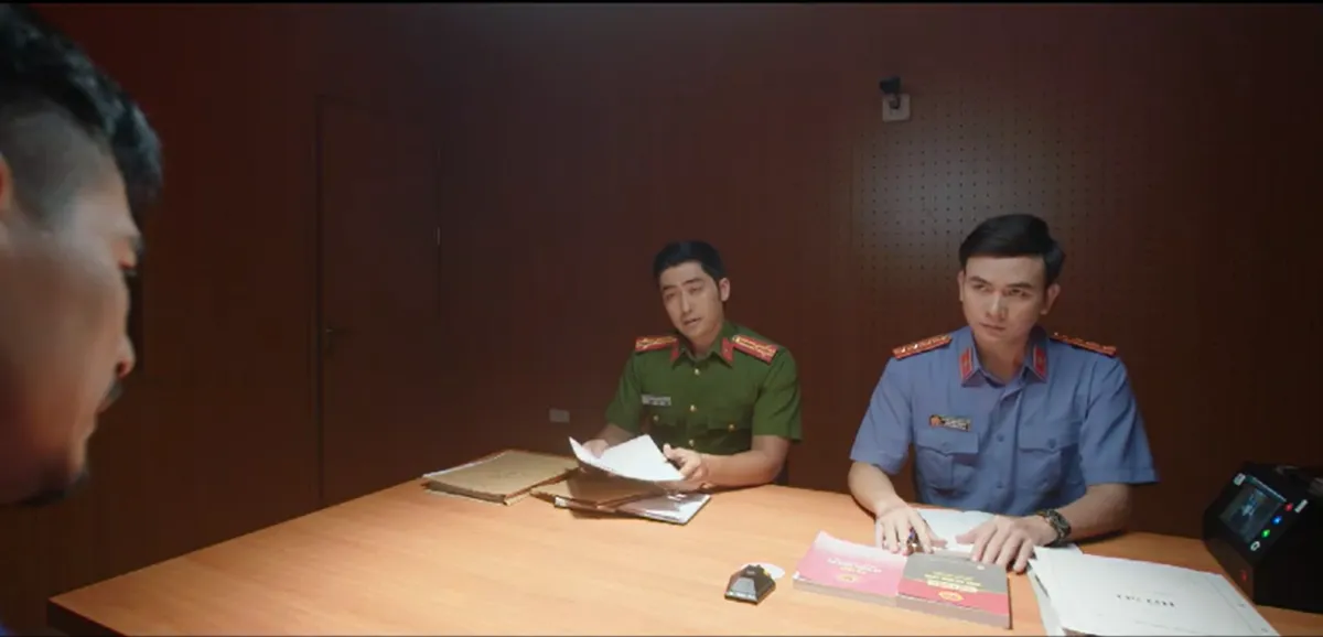 Lằn ranh - Tập 52: Ông Sách tách ra với người tình, Thiệu bị đàn em phản bội - Ảnh 2.