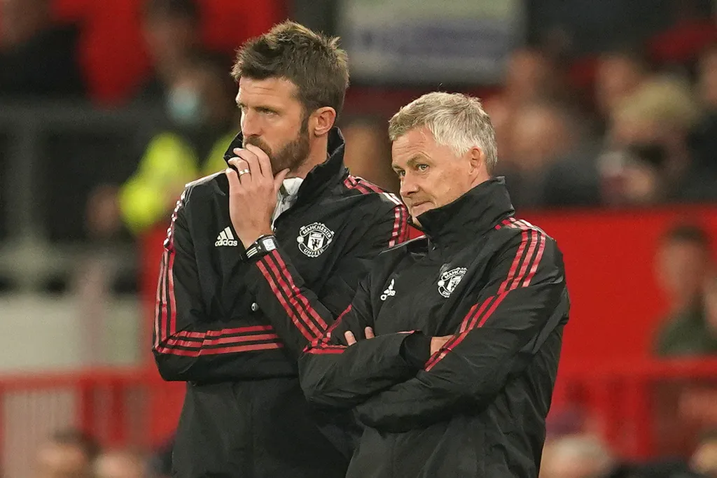 Manchester United bổ nhiệm Michael Carrick làm HLV trưởng- Ảnh 1.