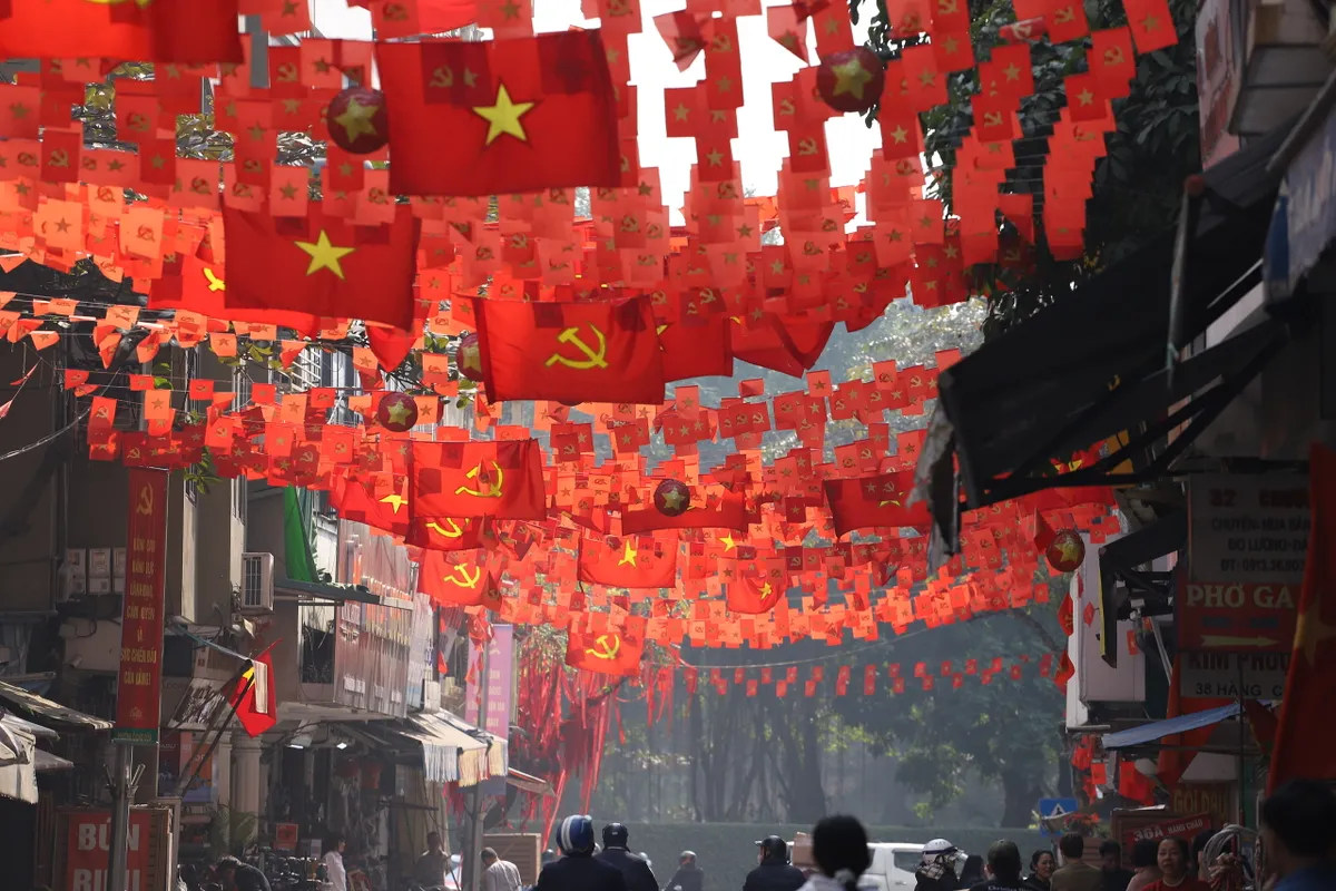 Không khí Thủ đô chào mừng Đại hội XIV- Ảnh 1. Không khí Thủ đô chào mừng Đại hội XIV- Ảnh 1.