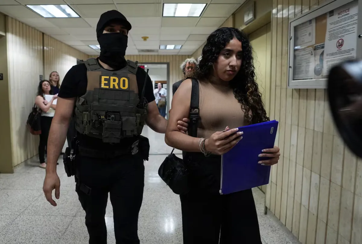 Chính quyền Tổng thống Trump thu hồi số lượng thị thực kỷ lục - Ảnh 1.