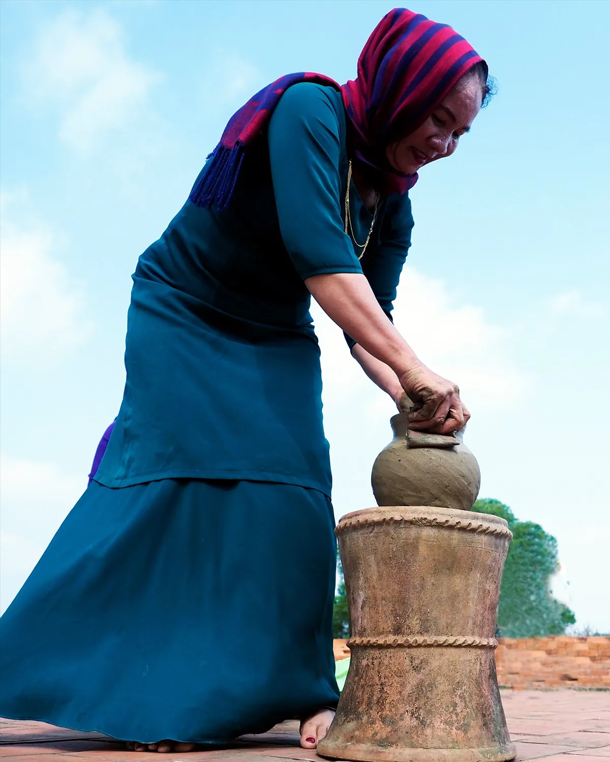 L&agrave;ng gốm B&agrave;u Tr&uacute;c: Nghệ thuật tạo h&igrave;nh từ b&agrave;n tay v&agrave; những bước ch&acirc;n xoay- Ảnh 1.