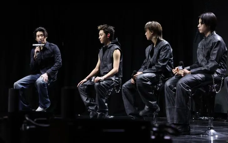 Ca sĩ Jay Park (ngoài cùng bên trái) phát biểu trước giới truyền thông trong buổi showcase ra mắt của nhóm nhạc nam LNGSHOT tại MyungHwa Live Hall ở Seoul. (Ảnh: Yonhap)