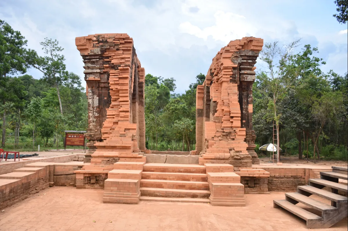 Th&aacute;nh địa Mỹ Sơn: Những đền th&aacute;p gạch nung v&agrave; b&iacute; ẩn kỹ thuật x&acirc;y dựng của người Chăm- Ảnh 2.