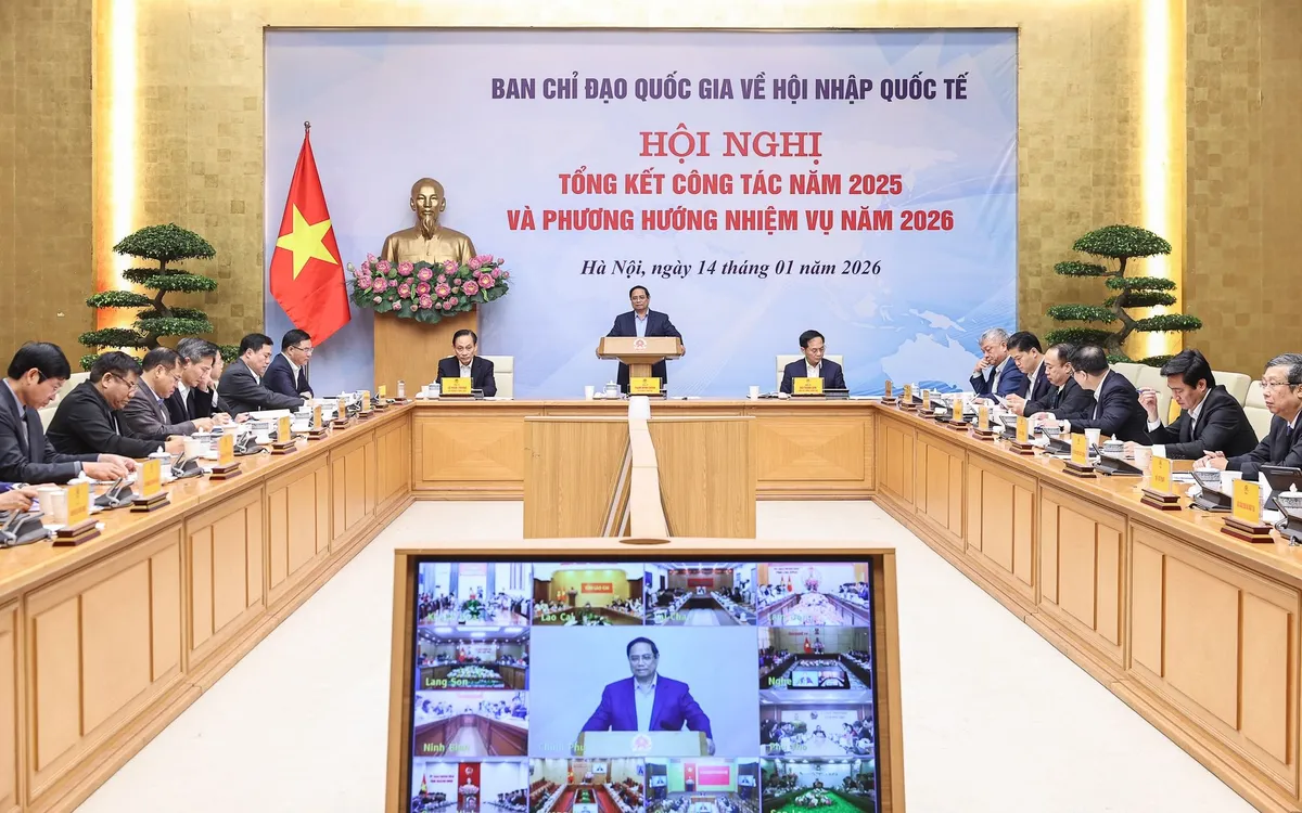 Theo Thủ tướng, hội nhập quốc tế phải được triển khai đồng bộ, sâu rộng, toàn diện và hiệu quả hơn, chuyển từ xin - nhận, gia nhập, tham gia sang chủ động đóng góp, xây dựng và định hình quan hệ quốc tế - Ảnh: VGP