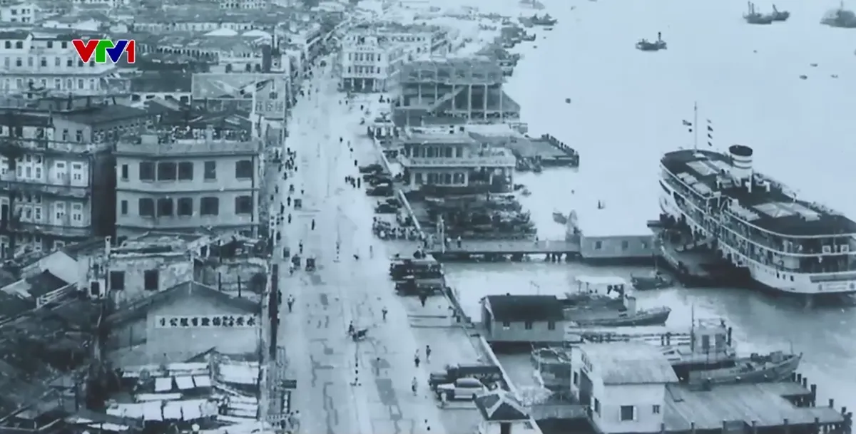 Khai mạc triển l&atilde;m &ldquo;Đảng Cộng sản Việt Nam &ndash; rực rỡ trang sử v&agrave;ng&rdquo; - Ảnh 1.