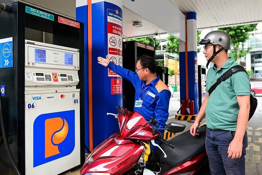 Gi&aacute; xăng đảo chiều tăng sau 5 phi&ecirc;n giảm li&ecirc;n tiếp- Ảnh 1.