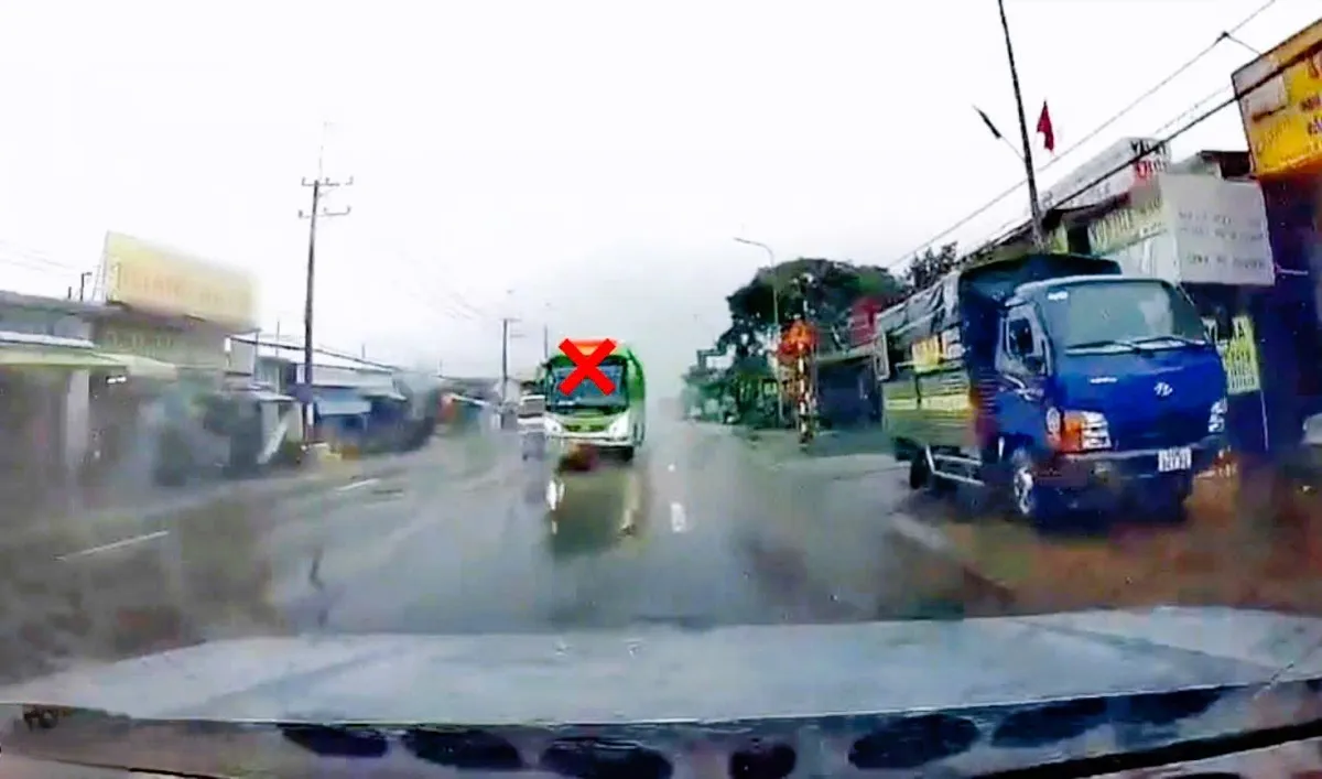 Tăng hiệu quả giám sát giao thông nhờ hệ thống tiếp nhận phản ánh vi phạm- Ảnh 1. Tăng hiệu quả giám sát giao thông nhờ hệ thống tiếp nhận phản ánh vi phạm- Ảnh 1.