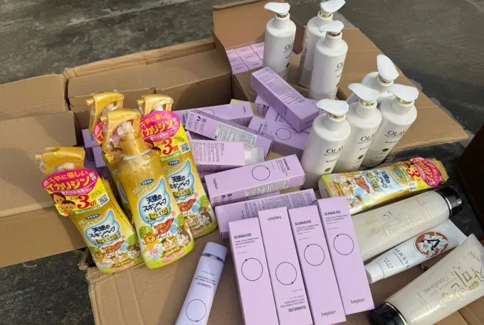 Triệt ph&aacute; đường d&acirc;y nhập h&agrave;ng chục tấn h&oacute;a mỹ phẩm giả, b&aacute;n qua mạng- Ảnh 1.