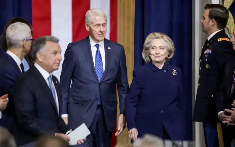 Vợ chồng cựu Tổng thống Mỹ Bill Clinton (Ảnh: AFP)
