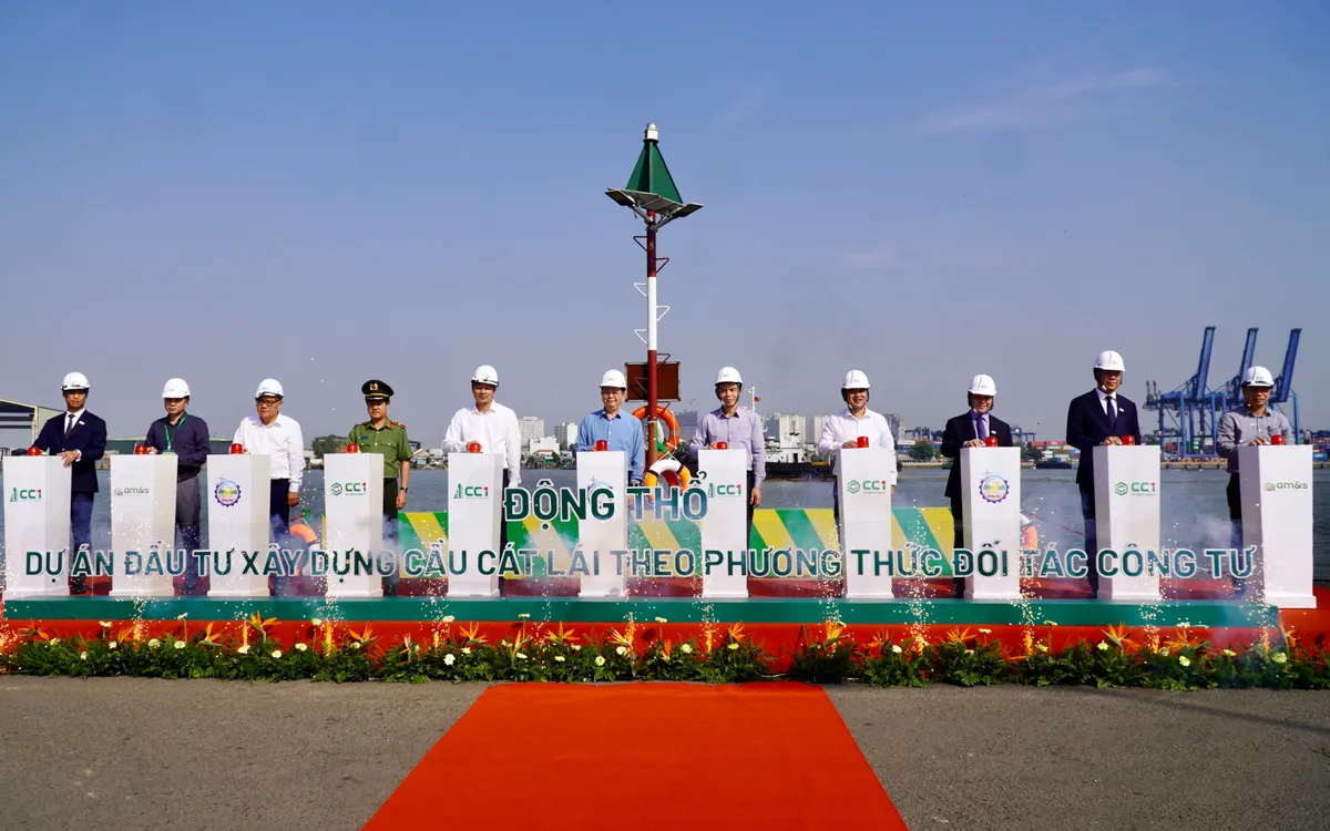 Cầu Cát Lái được thiết kế dài hơn 11,6 km, quy mô 8 làn xe, kết nối trực tiếp TP. Hồ Chí Minh với cao tốc Bến Lức - Long Thành.