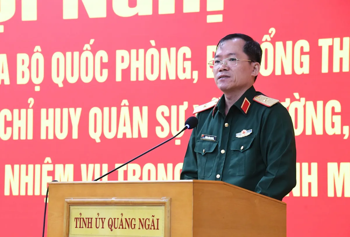 Quảng Ng&atilde;i: Bổ nhiệm sĩ quan Qu&acirc;n đội về 96 Ban chỉ huy qu&acirc;n sự x&atilde;, phường, đặc khu - Ảnh 3.