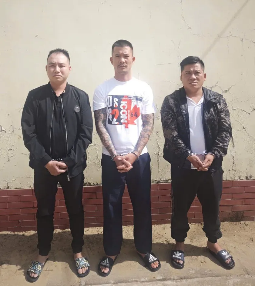 Ph&aacute; đường d&acirc;y cho vay l&atilde;i nặng đến 869%/năm, bắt 3 đối tượng- Ảnh 1.