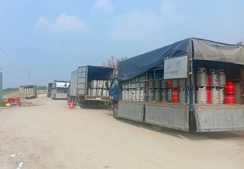 T&acirc;y Ninh ph&aacute; đường d&acirc;y sản xuất gas giả li&ecirc;n tỉnh quy m&ocirc; lớn, bắt 16 người- Ảnh 2.