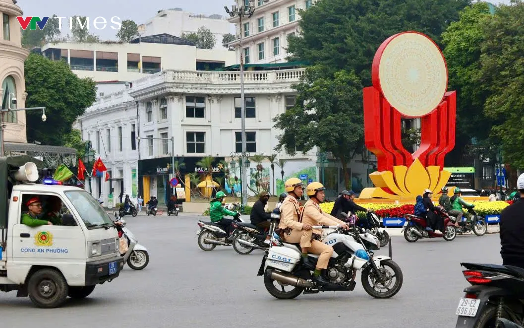 Lực lượng CSGT, Công an phường Hoàn Kiếm, tuần tra lưu động, bảo đảm ANTT.