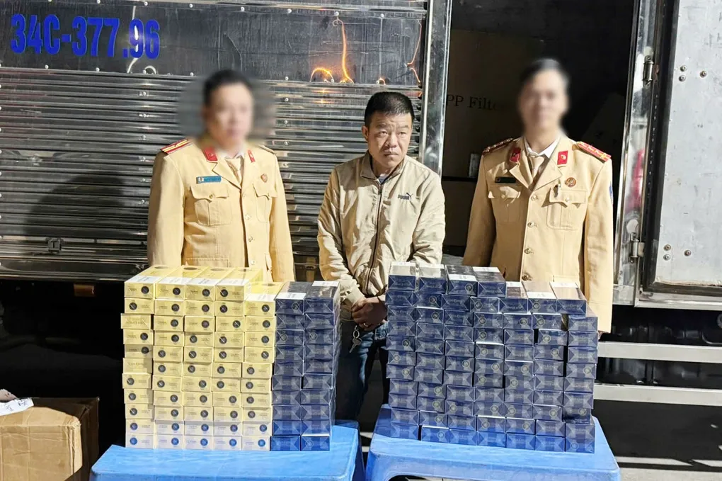 Ph&aacute;t hiện &ocirc; t&ocirc; vận chuyển 150 c&acirc;y thuốc l&aacute; ngoại kh&ocirc;ng h&oacute;a đơn tại Quảng Ninh- Ảnh 1.