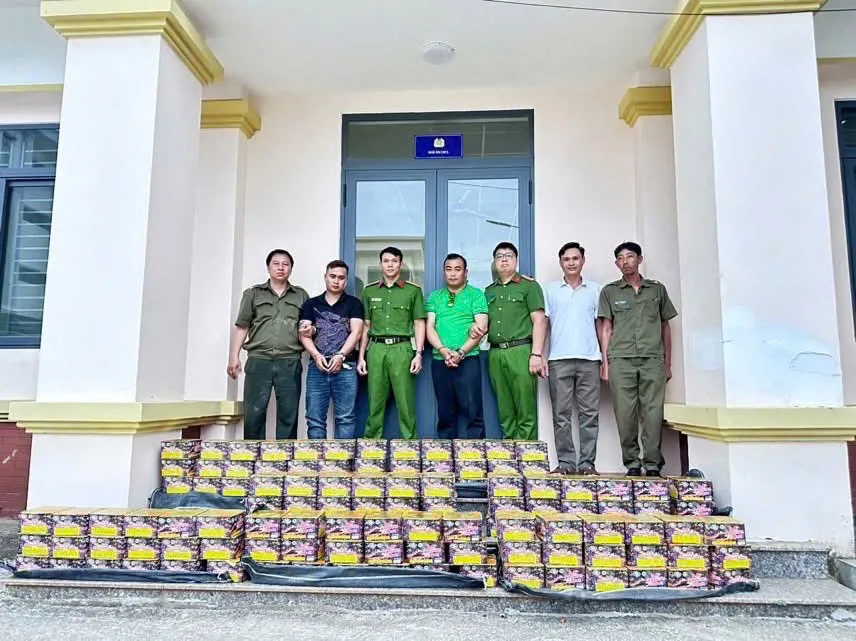 Khởi tố, bắt tạm giam 2 đối tượng vận chuyển gần 243 kg ph&aacute;o nổ tr&aacute;i ph&eacute;p tại Đồng Nai- Ảnh 1.