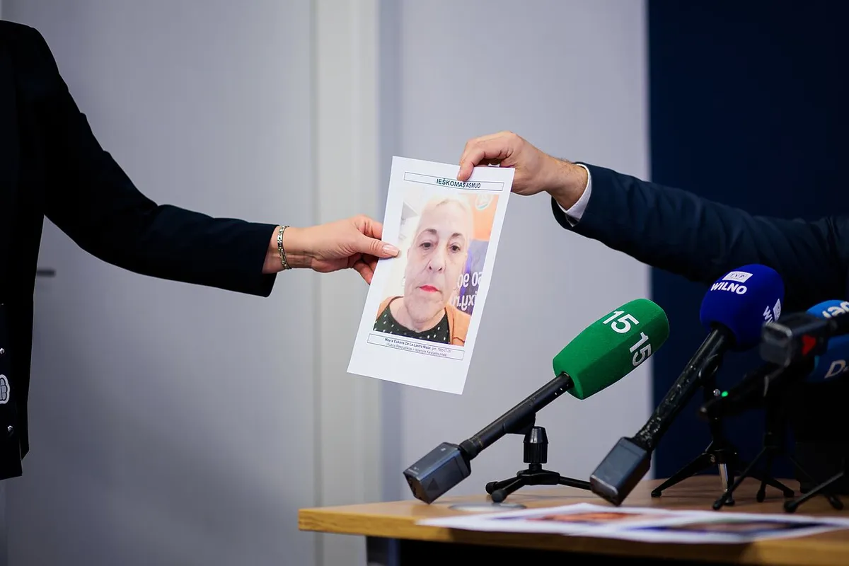 Litva truy tố 6 người về vụ tấn c&ocirc;ng đốt ph&aacute; bất th&agrave;nh kho dự trữ qu&acirc;n sự của Ukraine - Ảnh 1.