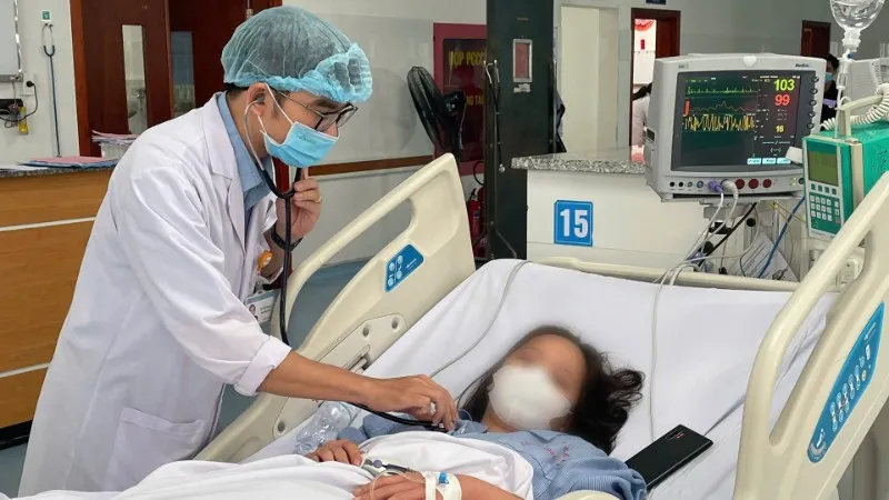 Sốt xuất huyết diễn biến kh&oacute; lường, nguy cơ b&ugrave;ng ph&aacute;t dịch tr&ecirc;n diện rộng- Ảnh 1.