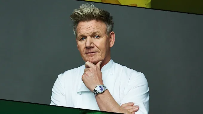 B&iacute; quyết giữ d&aacute;ng của Gordon Ramsay: Thực đơn kỷ luật v&agrave; nguy&ecirc;n tắc &ldquo;chỉ ăn 2 miếng&rdquo;- Ảnh 1.