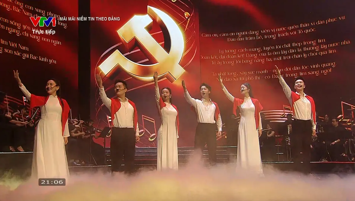 H&agrave;o h&ugrave;ng chương tr&igrave;nh h&ograve;a nhạc ch&iacute;nh luận nghệ thuật "M&atilde;i m&atilde;i niềm tin theo Đảng" - Ảnh 7.