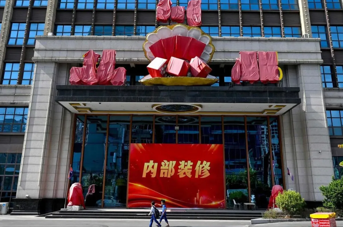 Nhiều lao động rời khỏi &ldquo;th&agrave;nh phố lừa đảo&rdquo; ở Campuchia sau khi tr&ugrave;m Chen Zhi bị bắt- Ảnh 1.