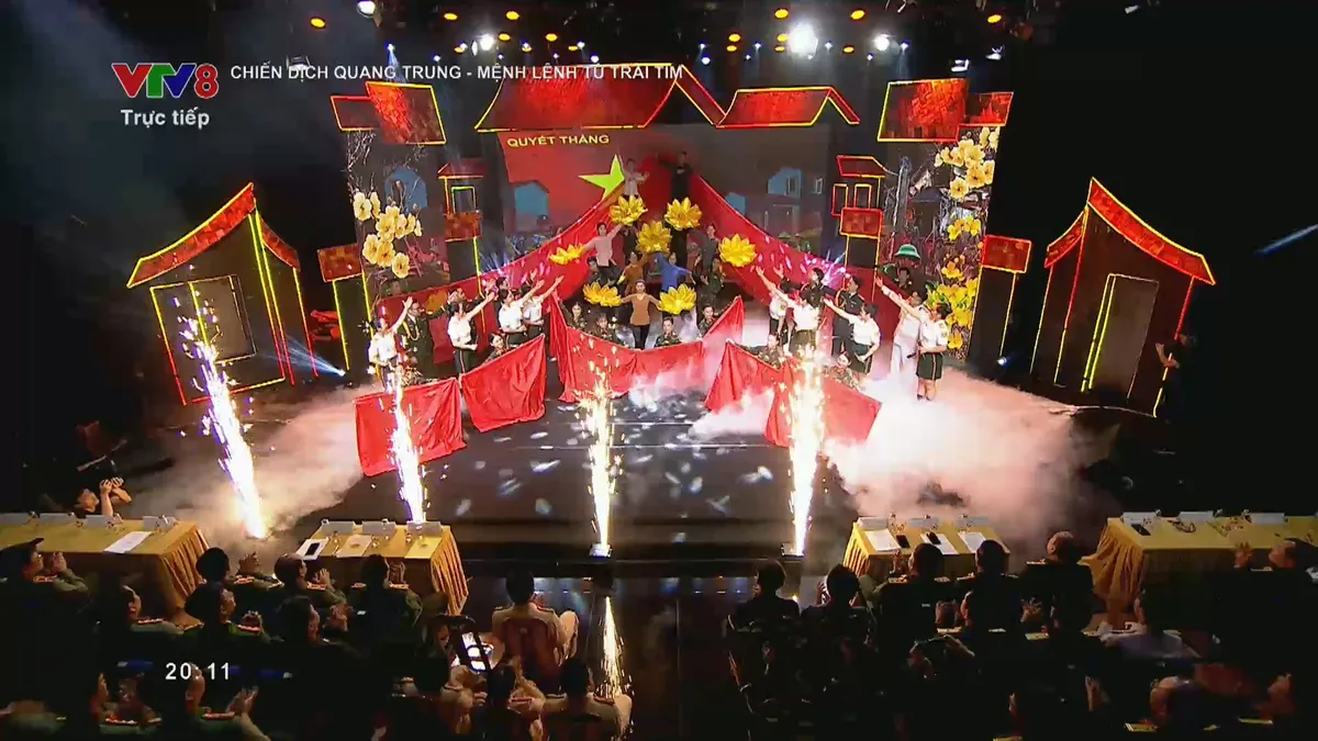 Cuộc hội ngộ tại Gala " Chiến dịch Quang Trung - Mệnh lệnh của tr&aacute;i tim"- Ảnh 1.