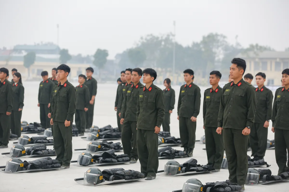 Học vi&ecirc;n c&aacute;c trường c&ocirc;ng an r&egrave;n luyện bản lĩnh tại thao trường  - Ảnh 14.
