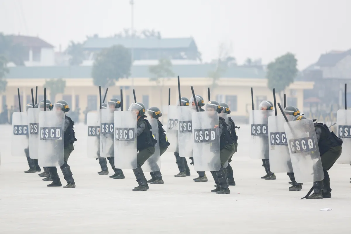 Học vi&ecirc;n c&aacute;c trường c&ocirc;ng an r&egrave;n luyện bản lĩnh tại thao trường  - Ảnh 18.