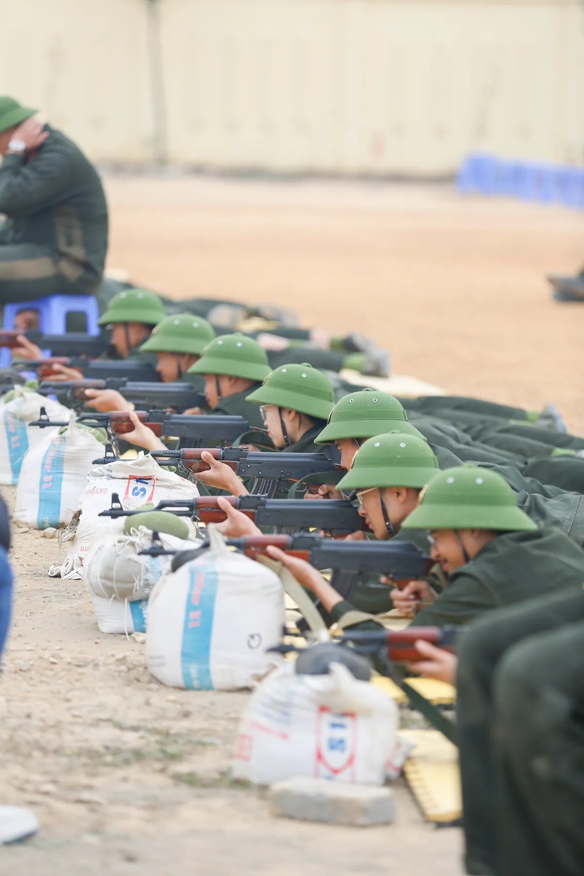 Học vi&ecirc;n c&aacute;c trường c&ocirc;ng an r&egrave;n luyện bản lĩnh tại thao trường  - Ảnh 30.