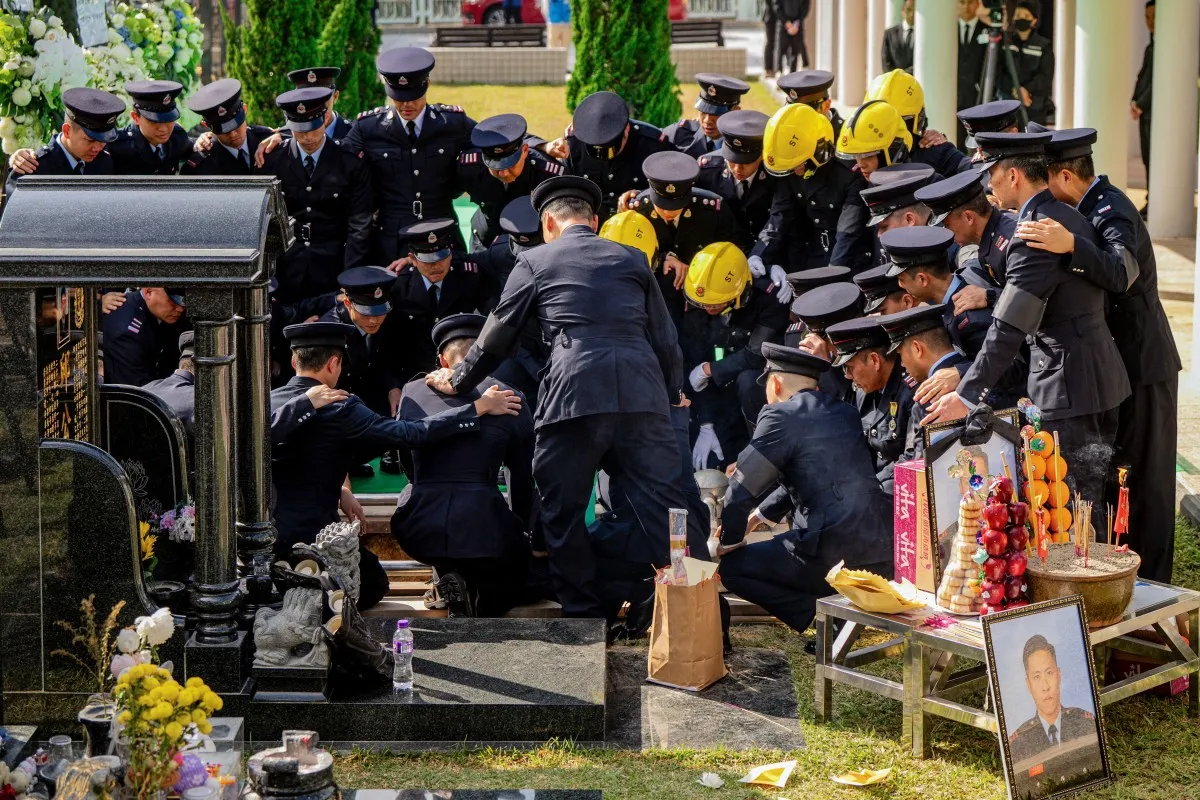 Hong Kong (Trung Quốc) x&aacute;c nhận số người thiệt mạng cuối c&ugrave;ng trong vụ ch&aacute;y chung cư ở Tai Po- Ảnh 2.