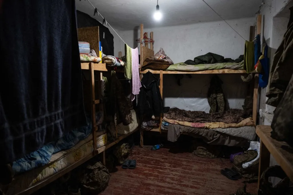 Qu&acirc;n đội Ukraine đối mặt với khủng hoảng binh sĩ đ&agrave;o ngũ- Ảnh 2.