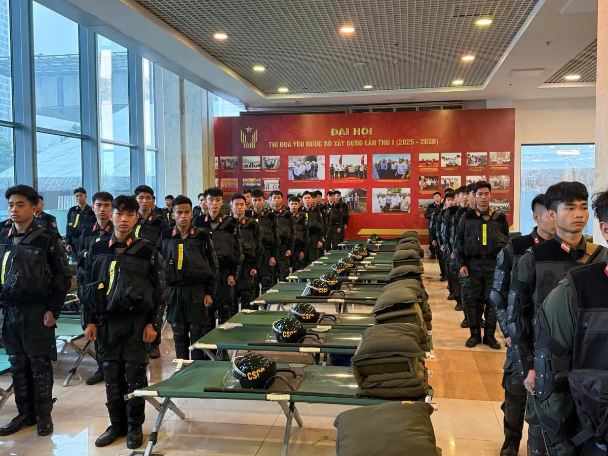 Lực lượng c&ocirc;ng an sẵn s&agrave;ng bảo vệ an ninh Đại hội Đảng- Ảnh 3.