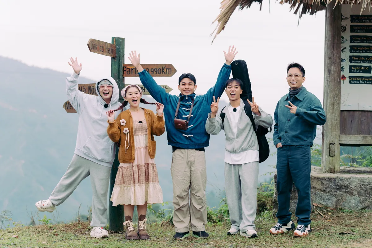 Gia đ&igrave;nh Haha - Tập 16: Ng&agrave;y trở về với bản Liền- Ảnh 1.