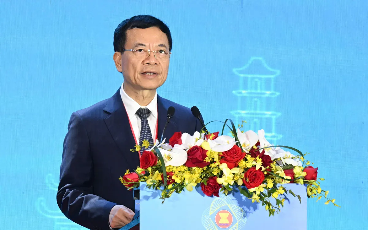 Bộ trưởng Khoa học và Công nghệ Nguyễn Mạnh Hùng