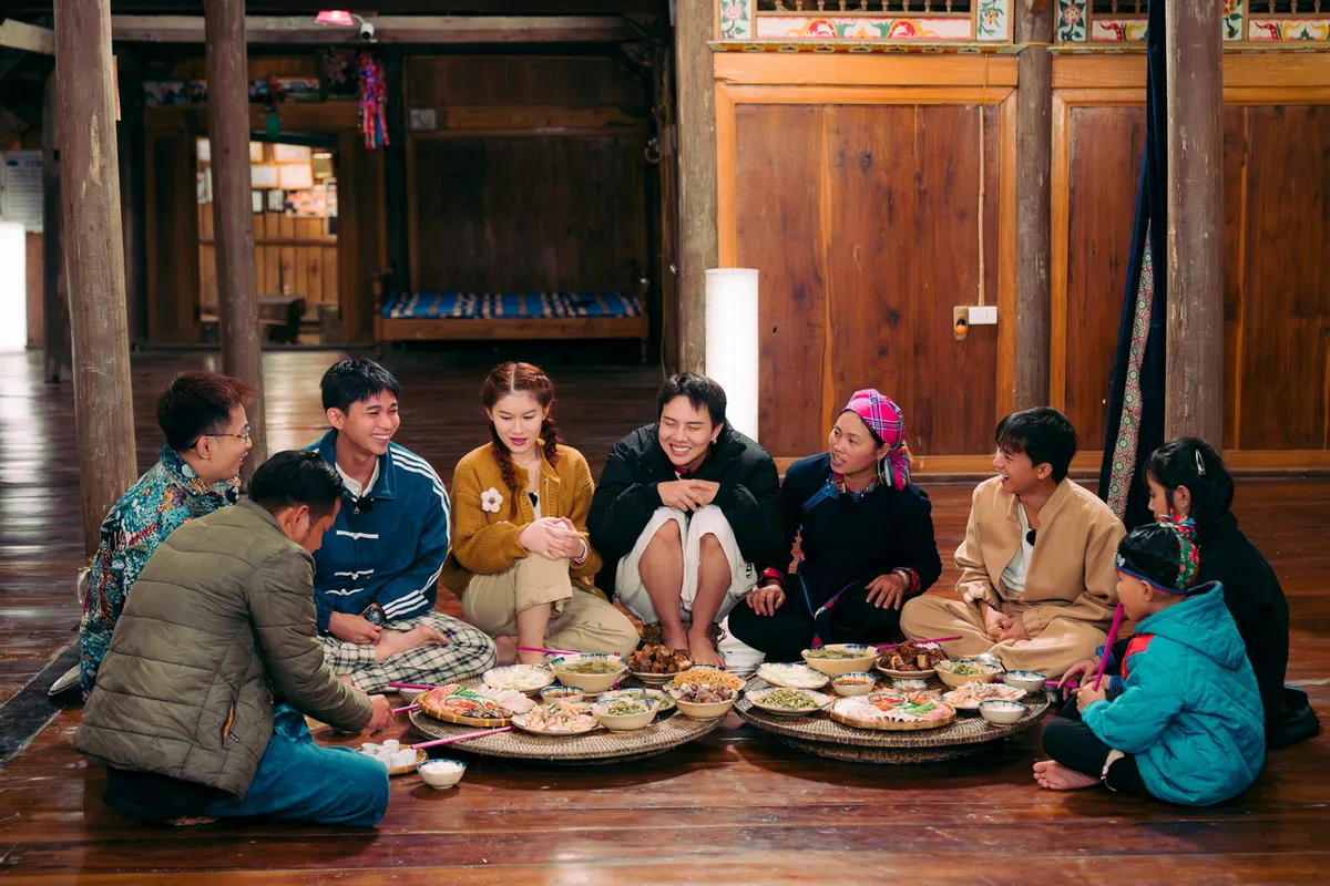 Gia đ&igrave;nh Haha - Tập 16: Ng&agrave;y trở về với bản Liền- Ảnh 8.