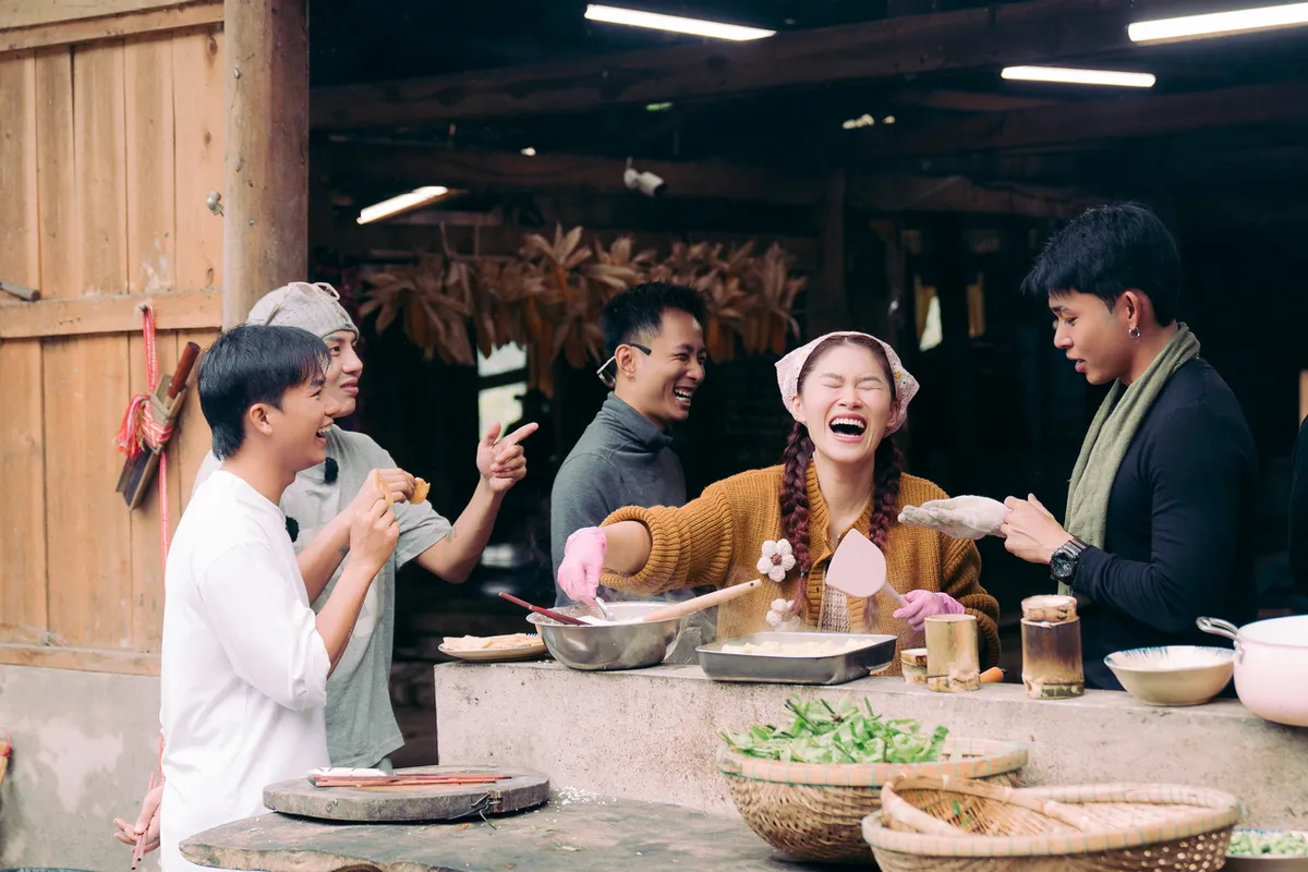 Gia đ&igrave;nh Haha - Tập 16: Ng&agrave;y trở về với bản Liền- Ảnh 7.