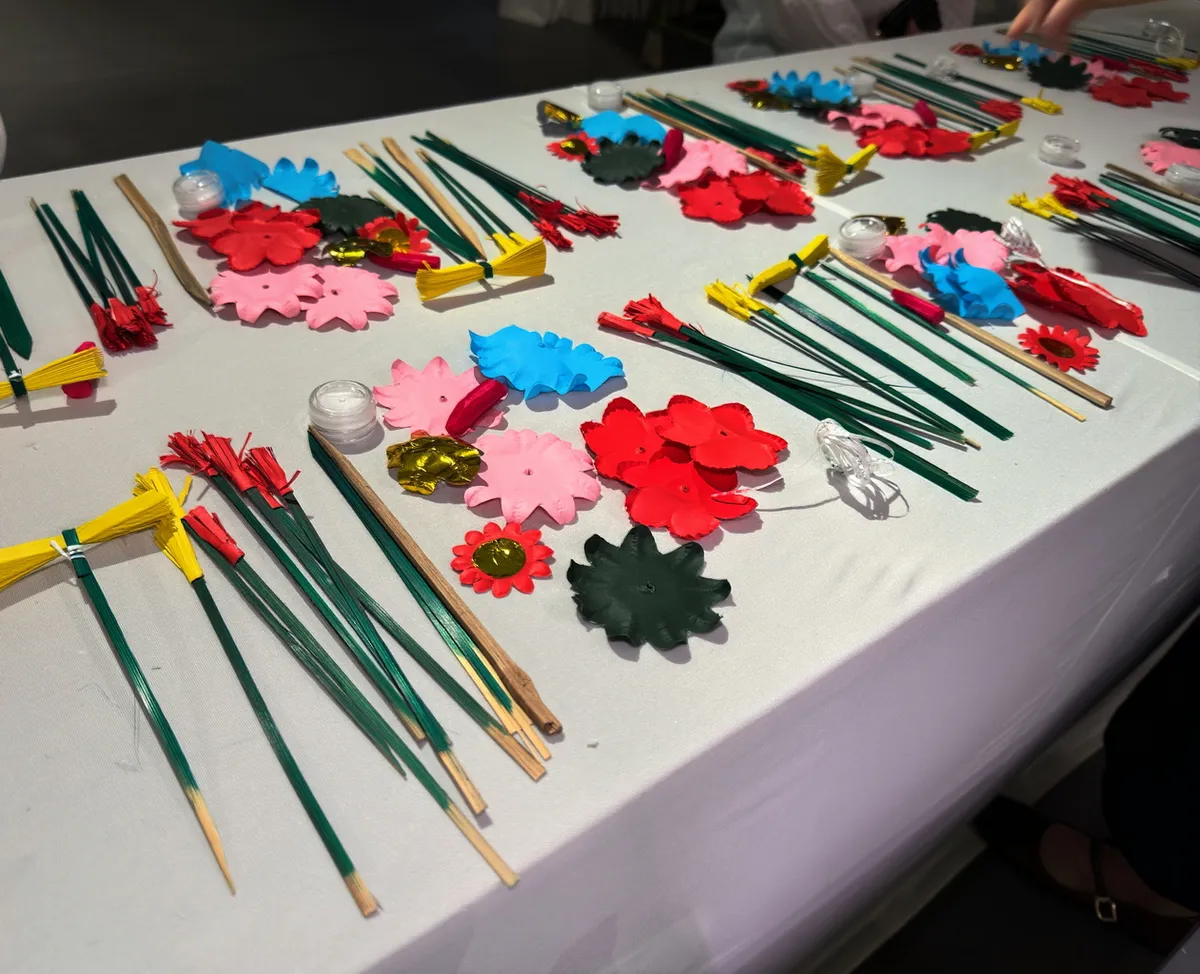 Gửi gắm y&ecirc;u thương qua những m&oacute;n qu&agrave; đ&oacute;n Tết- Ảnh 1.