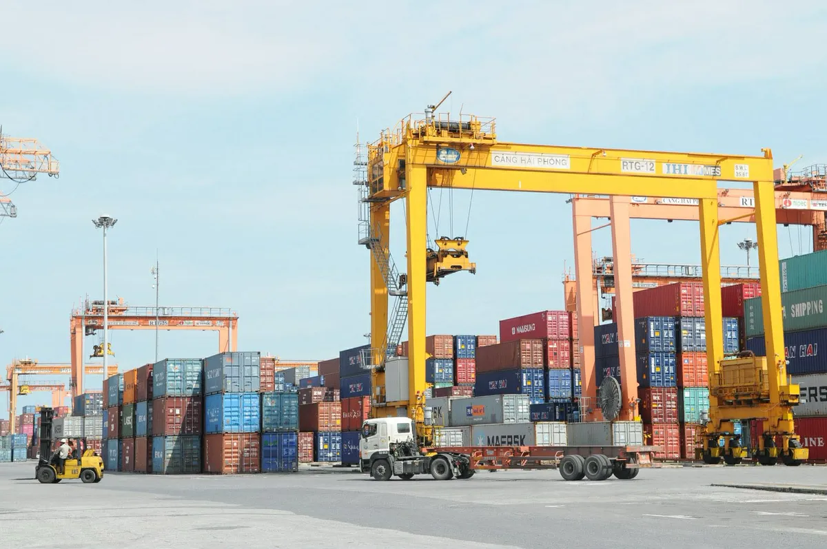 Ph&aacute;t huy vai tr&ograve; n&ograve;ng cốt, trụ cột ph&aacute;t triển kinh tế của ng&agrave;nh c&ocirc;ng thương trong kỷ nguy&ecirc;n mới - Ảnh 3.