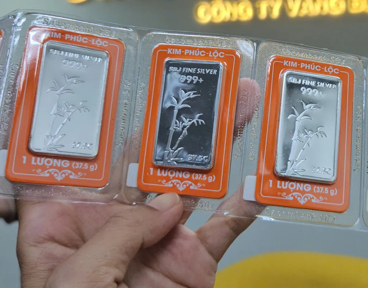 Gi&aacute; bạc h&ocirc;m nay 19-1: Tiếp tục lập đỉnh mới- Ảnh 1.