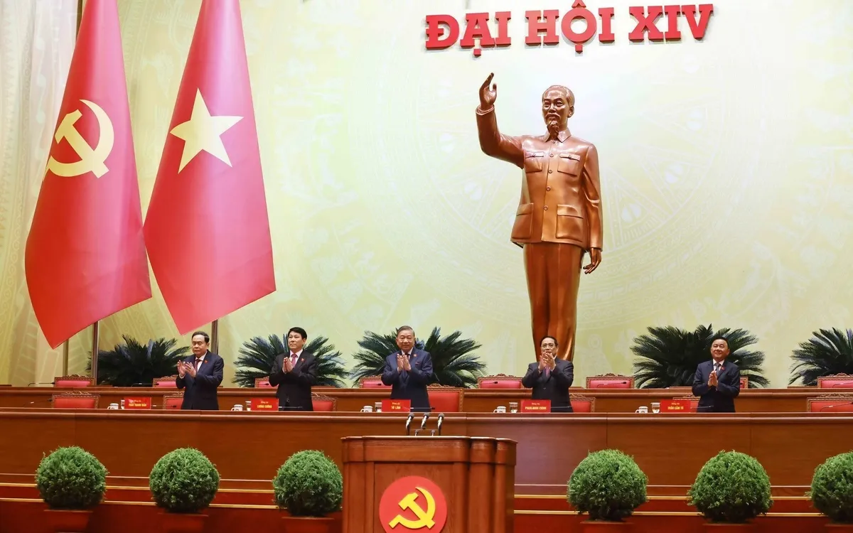 Các đồng chí lãnh đạo chủ chốt của Đảng, Nhà nước chủ trì phiên họp trù bị Đại hội XIV của Đảng. Ảnh: TTXVN