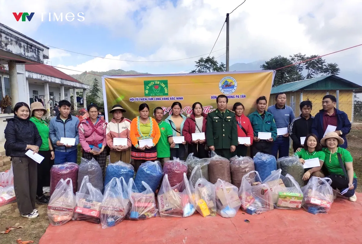 Kết nối y&ecirc;u thương, sưởi ấm v&ugrave;ng cao Pa Tần - Ảnh 2.