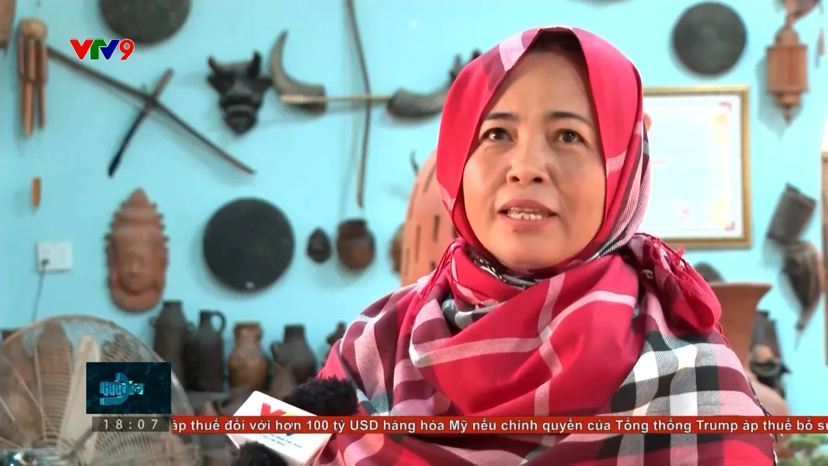 tc24h-1901-1 đang thị trang.jpg