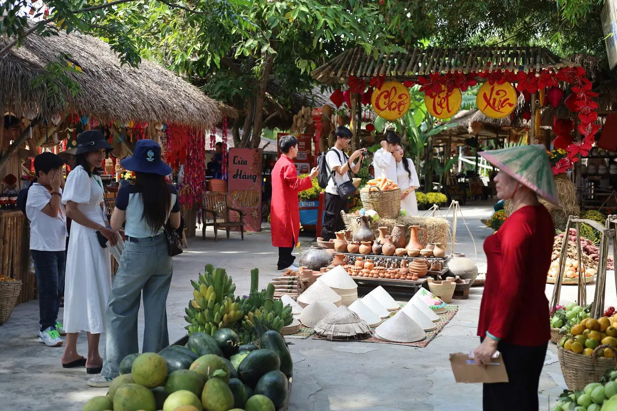 Kh&aacute;nh H&ograve;a: Khai mạc Lễ hội Tết Xưa 2026 - Ảnh 3.