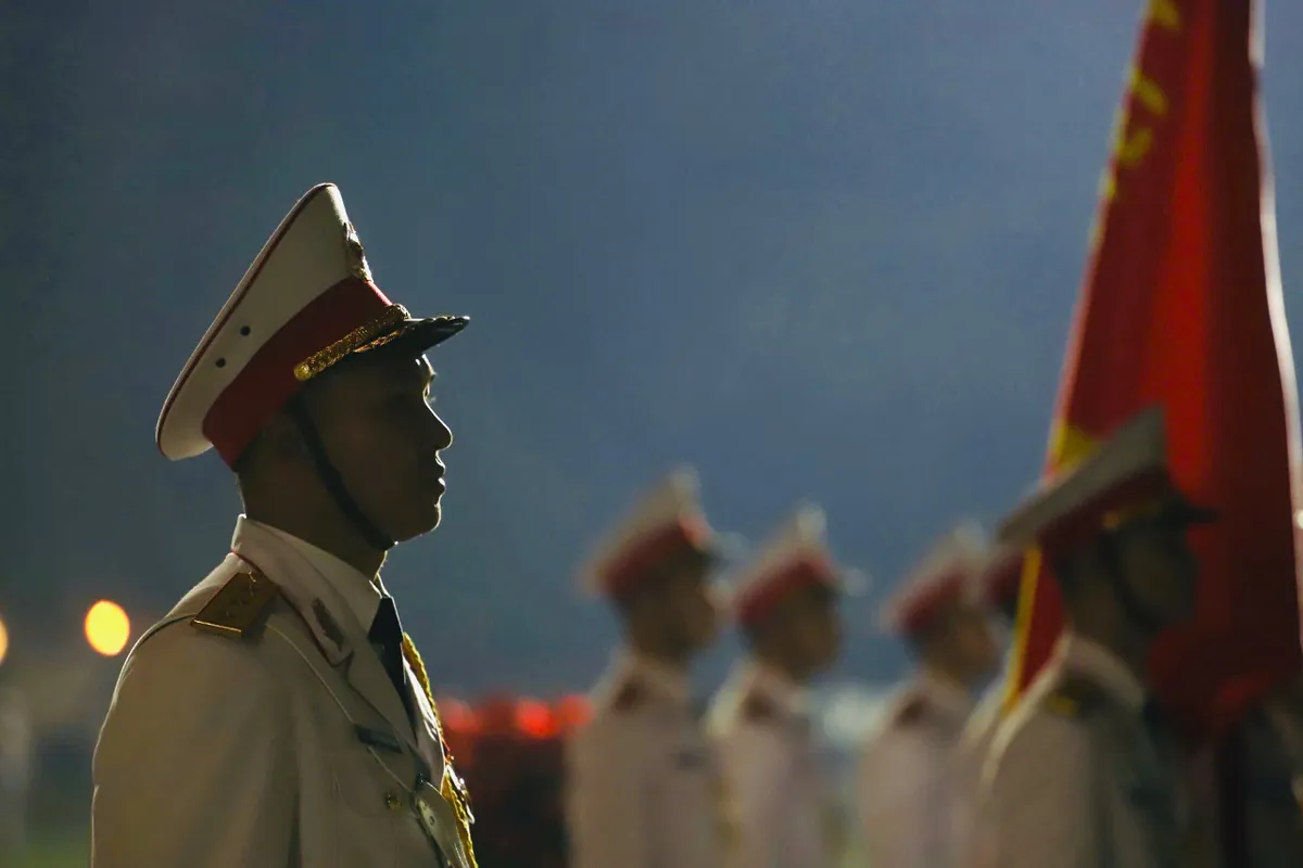 Khắc ghi niềm tự h&agrave;o d&acirc;n tộc dưới ch&acirc;n cột cờ Quảng trường Ba Đ&igrave;nh- Ảnh 2.