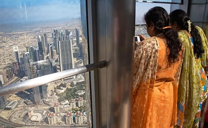 Đ&oacute;n s&oacute;ng "tỷ d&acirc;n": Chiến lược bản địa h&oacute;a dịch vụ để chinh phục thị trường du kh&aacute;ch Ấn Độ v&agrave; Trung Đ&ocirc;ng- Ảnh 1.