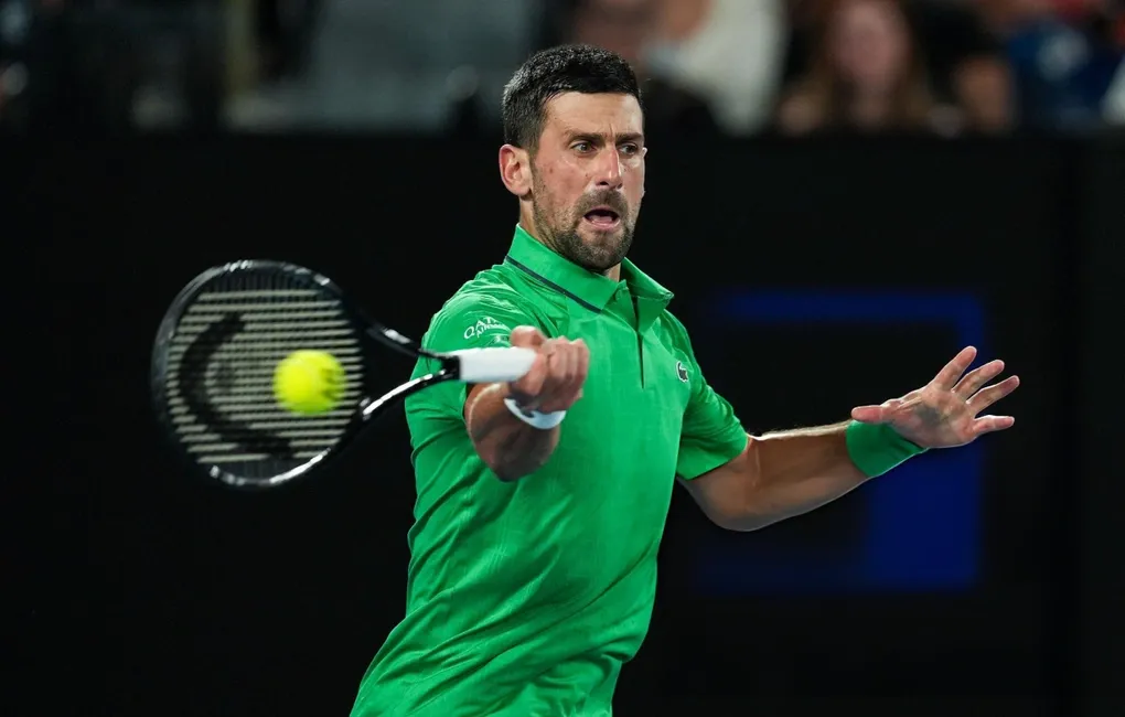 Djokovic chạm mốc 100 chiến thắng tại Australian Open trong ng&agrave;y t&aacute;i xuất ấn tượng- Ảnh 1.
