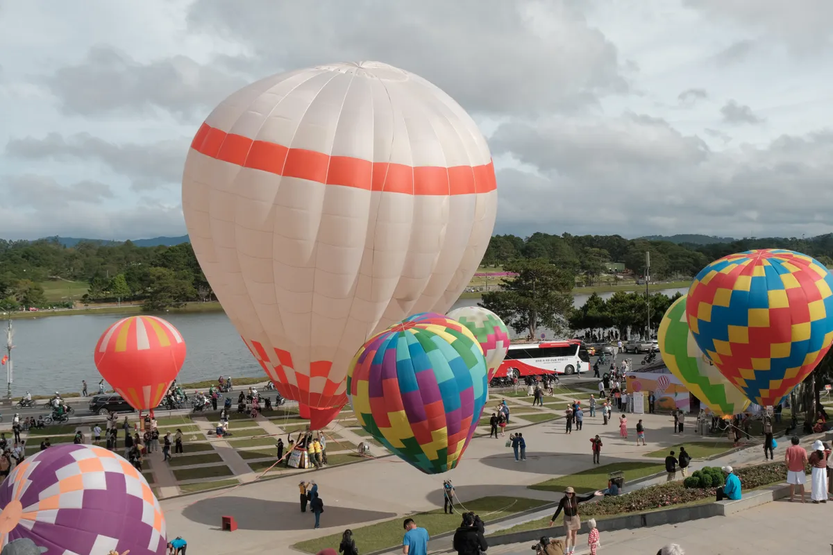 Triển khai c&aacute;c giải ph&aacute;p đồng bộ, đột ph&aacute; để đạt mục ti&ecirc;u tăng trưởng du lịch năm 2026- Ảnh 3.